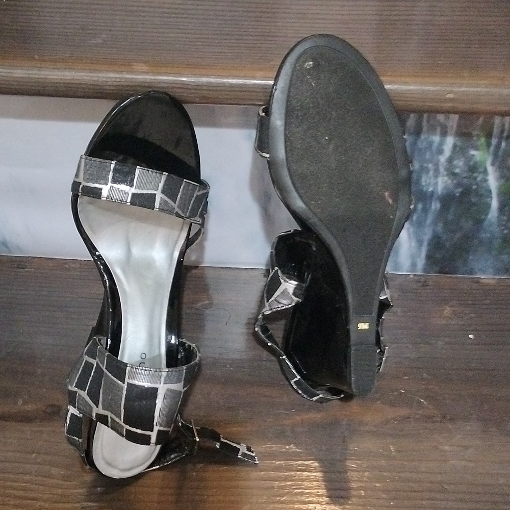 Shoes - Picture 3 of 3